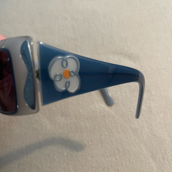 Excellent condition designer sunglasses - Picture 3 of 9